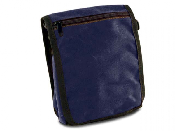 PAW of Swedens Messenger Bag Classic waxed cotton ink blue in the group Hunting / Game bags/Bags and more / Messenger bags at PAW of Sweden AB (606WCO B)